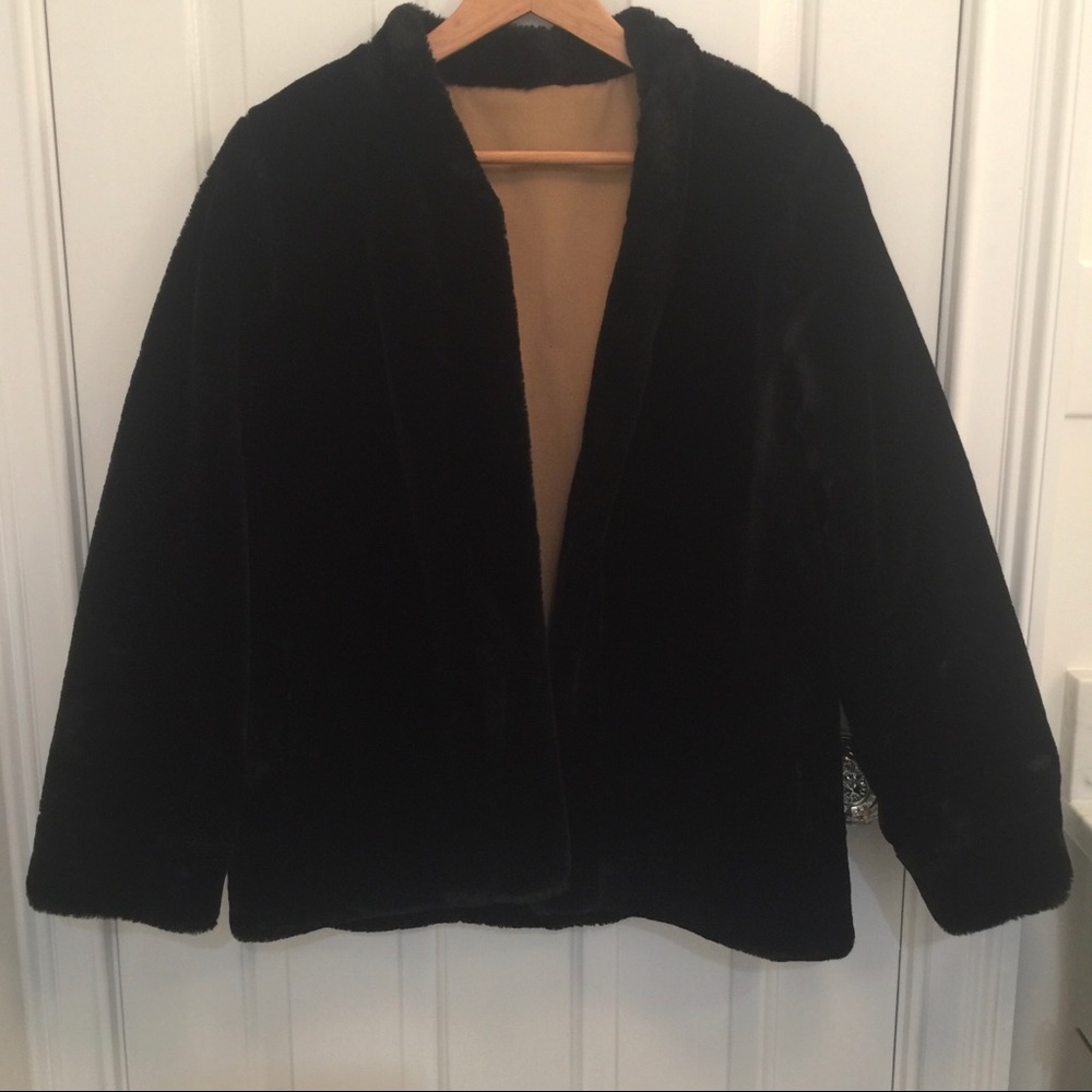 Faux fur jacket, cuddly, like new. Estimate size L